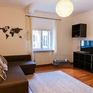  Appartement Domus - Accogliente Residenza Rocchetto A 25mt Da Piazza Erbe